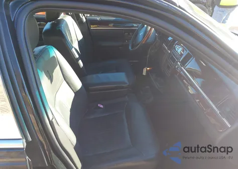 2009 Lincoln Town Car Signature Limited z USA, uszkodzony, nr VIN 2LNHM82V49X607348